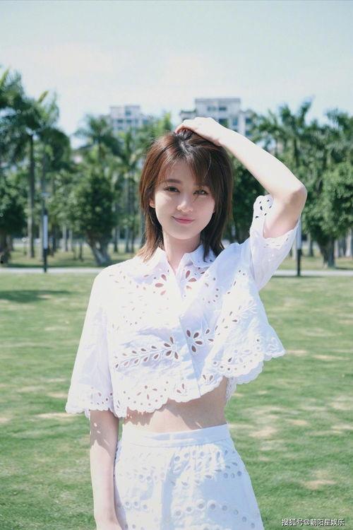 娱乐吃瓜君 唐艺昕,娱乐圈的甜蜜瓜果，揭秘她的爱情与事业